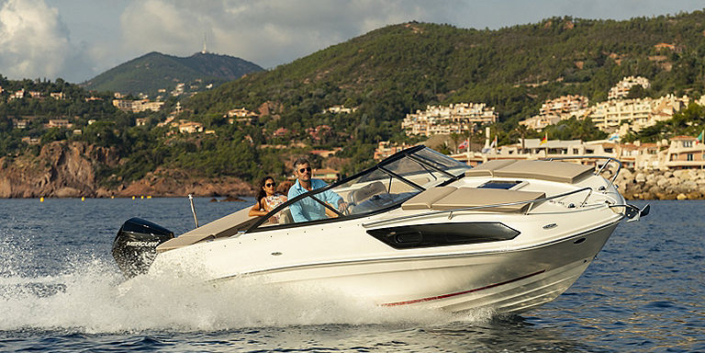 VR6 Cuddy Outboard